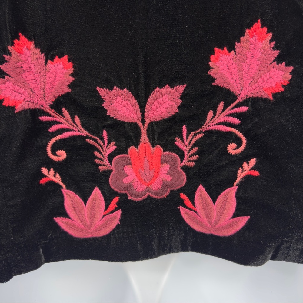 Anthropologie ETT:TWA Embroidered Black Velvet Jacket w Red & Pink Flowers sz L - Picture 4 of 10